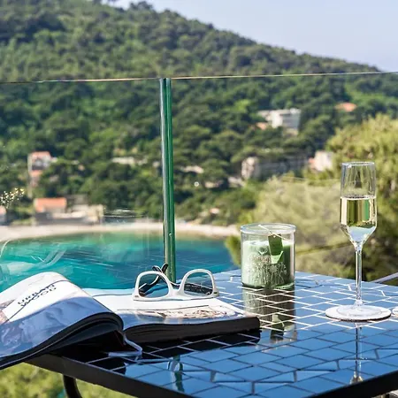 Crown - Emerald 1 Bd