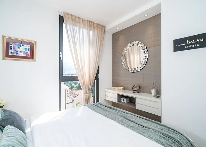 Apartment Crown - Emerald 1 Bd *