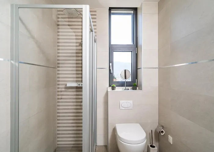 Apartment Crown - Emerald 1 Bd *