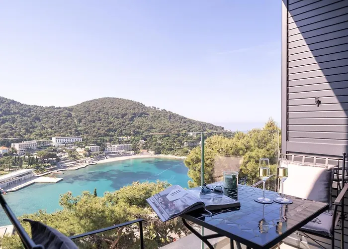 Apartment Crown - Emerald 1 Bd *